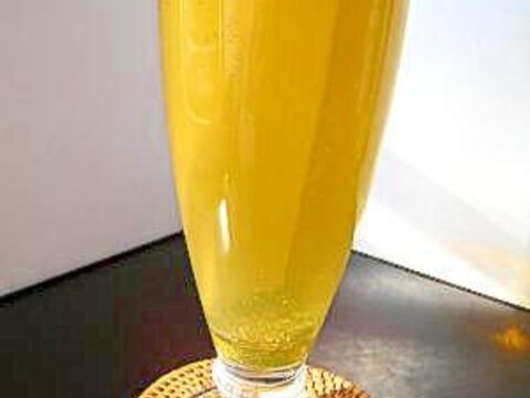 ビールをカクテル風に♪はちみつレモンビール